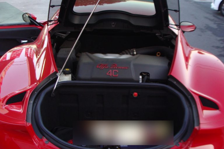 Alfa Romeo 4C rouge, photo 6 sur 6