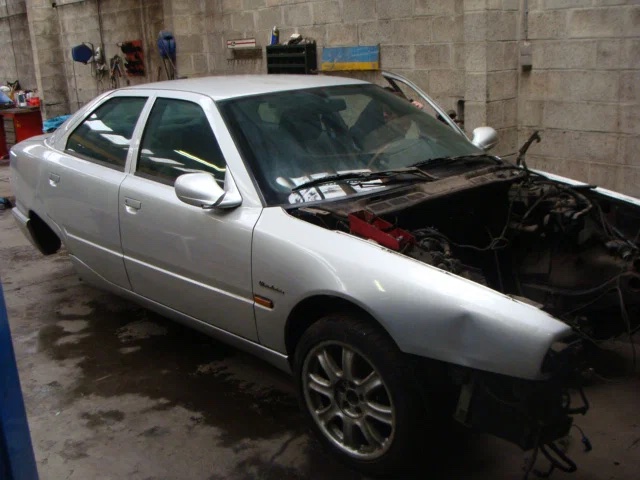 Maserati Quattroporte argent, vendue pour pièces, photo 2 sur 16